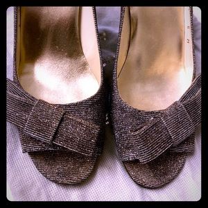 Stuart Weitzman 6.5 Sparkle Bow Pumps